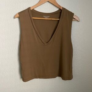 Novella Royale V Neck Brown Cropped Tank Top Muscle Tee
